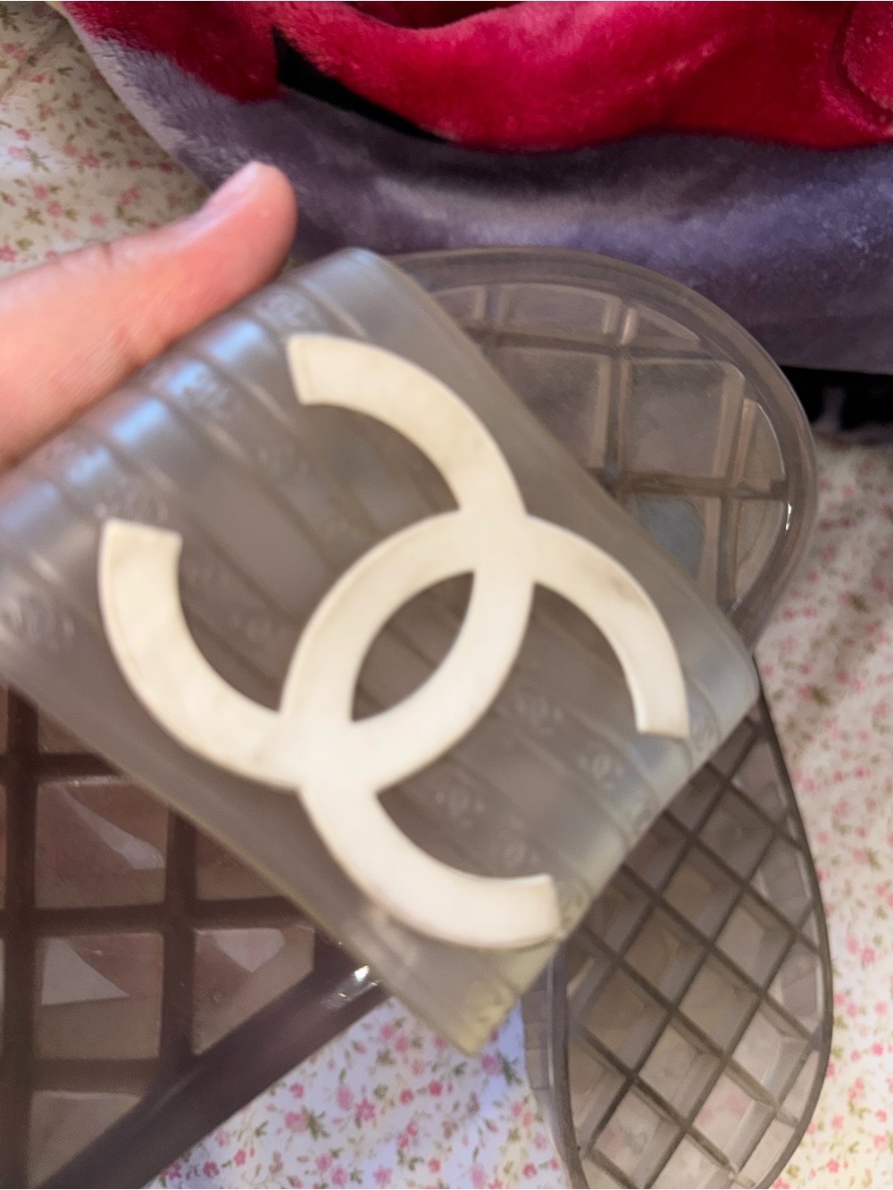 The cutest Chanel translucent slides AUTHENTIC!!😍 - Picture 5 of 7
